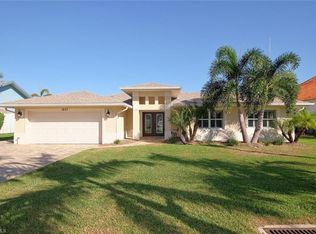 1827 SE 36th Ter, Cape Coral, FL 33904