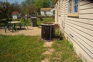 1st image of 912 W Saner Ave