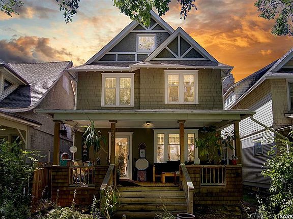 2nd image of 2050 Garnet St
