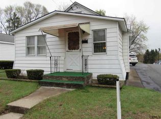 300 Glengary Rd, Schenectady, NY 12304