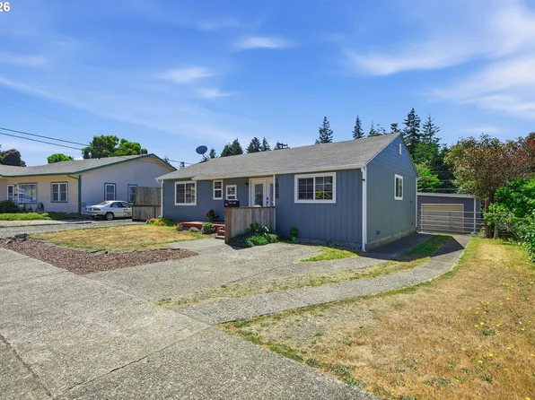 1803 Juniper Ave, Coos Bay, OR 97420