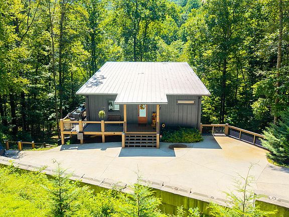 3rd image of 3149 Big Creek Rd