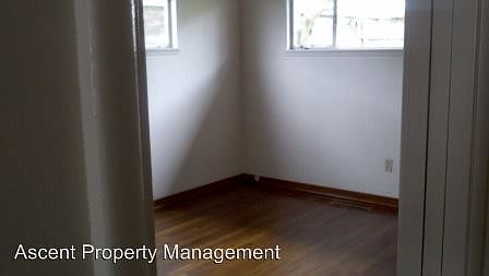 2nd image of 938 A Ave