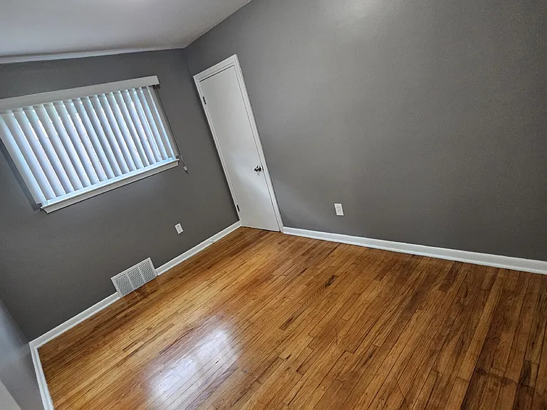 14611 Jacob Ave — Photo 12