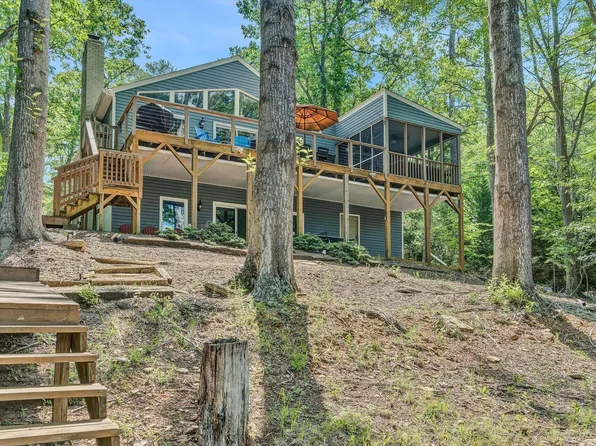 119 Mountwood Dr, Huddleston, VA 24104