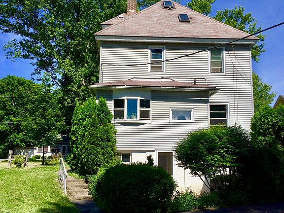 3rd image of 412 Cypress St