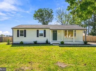 107 Louis Dr, Vineland, NJ 08360