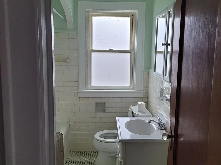 16 Godfrey St #2 — Photo 9