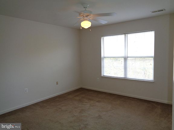 5th image of 108 Merrill Ct