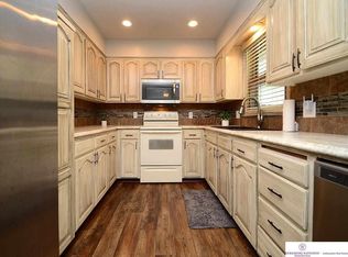 9506 Mockingbird Dr, Omaha, NE 68127
