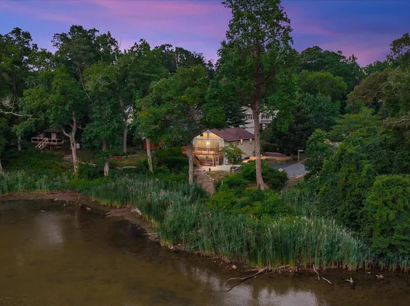 1000 Lakeview Ln, Annapolis, MD 21409