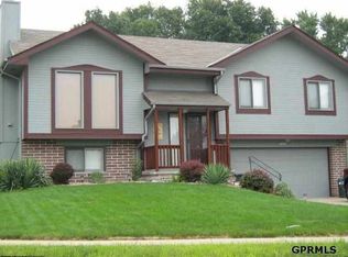 7221 N 82nd Ave, Omaha, NE 68122