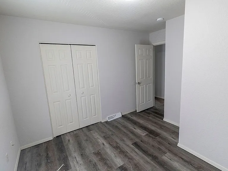 215 N West Blvd — Photo 17