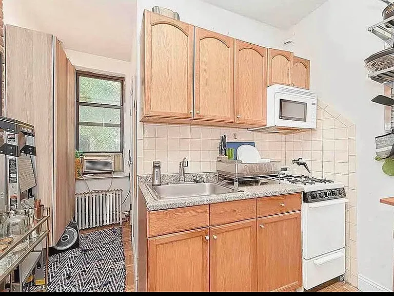 621 W 51st St #1W — Photo 7