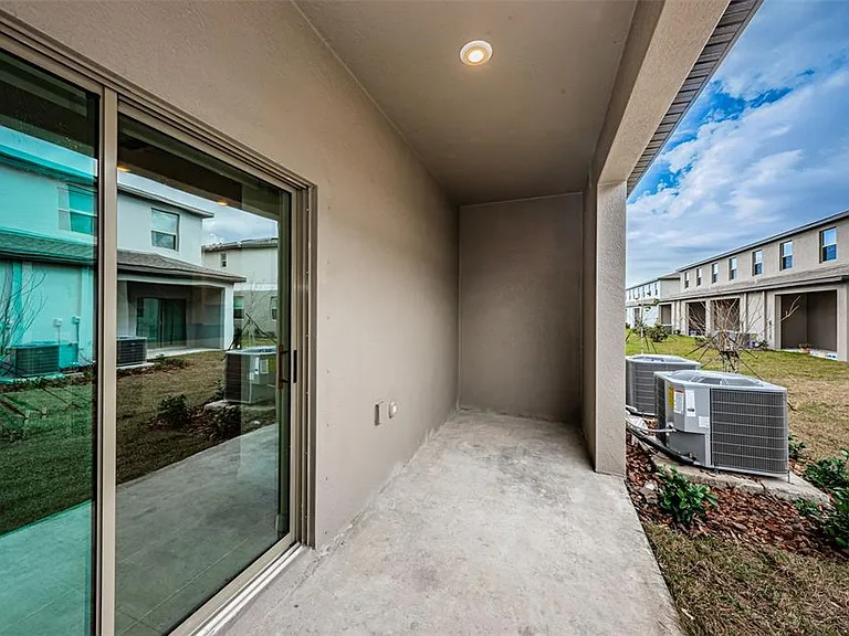 8327 Crescent Oaks Dr — Photo 40