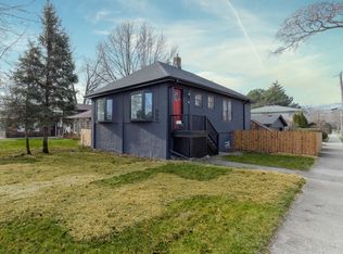 900 N Dee Rd, Park Ridge, IL 60068