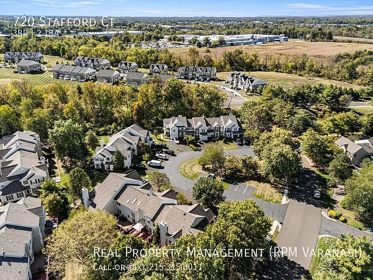 720 Stafford Ct — Photo 45