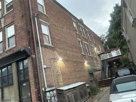 3rd image of 208 Main St #0