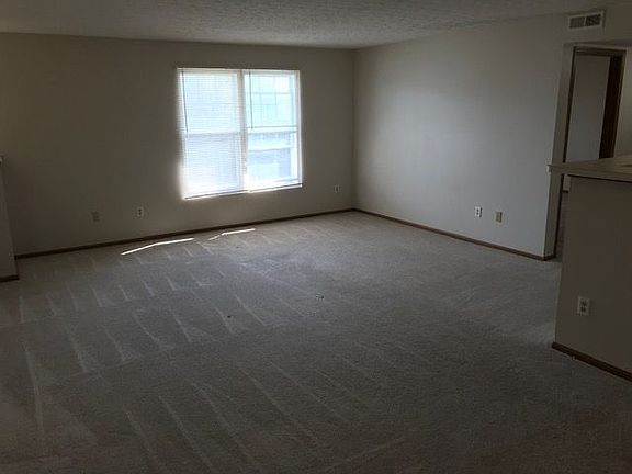 4th image of 5402 Winding Woods Blvd