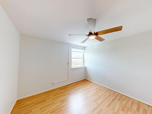 4th image of 4015 Bayshore Blvd APT 15C