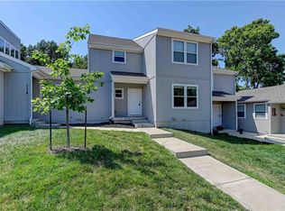 1112 NW 70th Ct, Kansas City, MO 64118