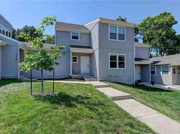 1112 NW 70th Ct, Kansas City, MO 64118