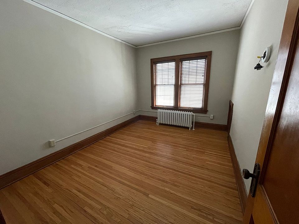 1st image of 968 Goodrich Ave APT 4