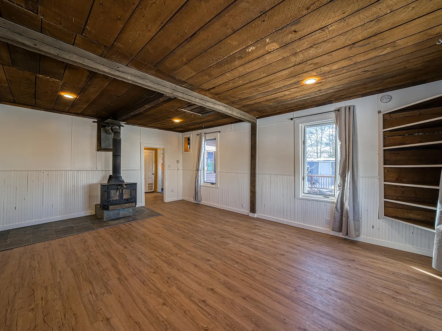 2 bed, 1.5 bath, 1200 sqft, $2,200 — Photo 3