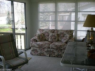 2nd image of 915 Park Ave