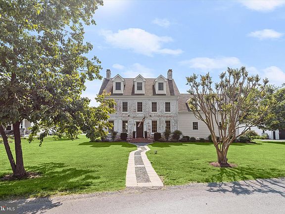 2nd image of 122 Queen Anne Rd