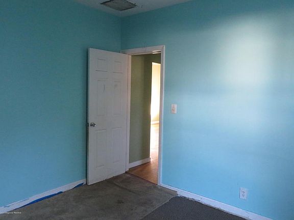 5th image of 2107 Bradley Ave