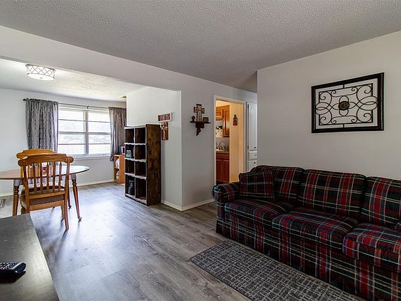 3rd image of 4107 SE 14th Pl