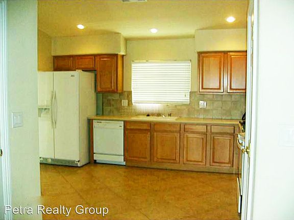 2nd image of 5415 Blue Oat Ave
