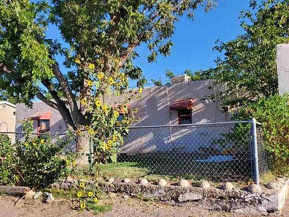 3rd image of 2725 Carter St