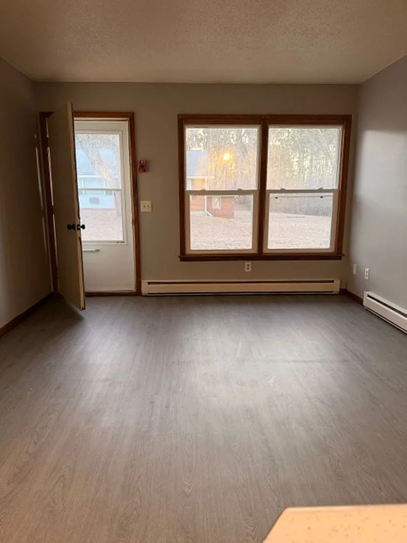 949 N Kelly Street — Photo 2