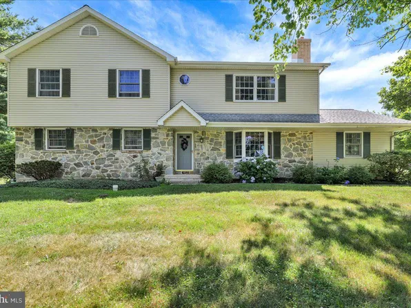 1170 N Manor Rd, Honey Brook, PA 19344
