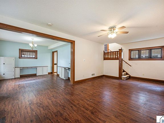 4th image of 214 Marshall St