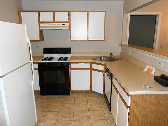 3rd image of 406 Schley Ave