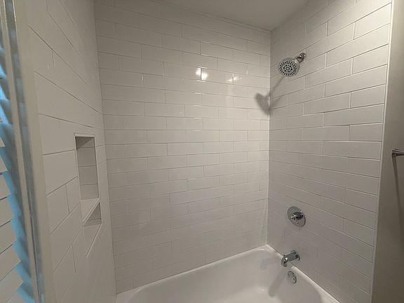 4th image of 600 University Rdg APT 48