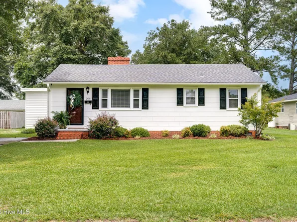 206 W Clement Street, Wallace, NC 28466
