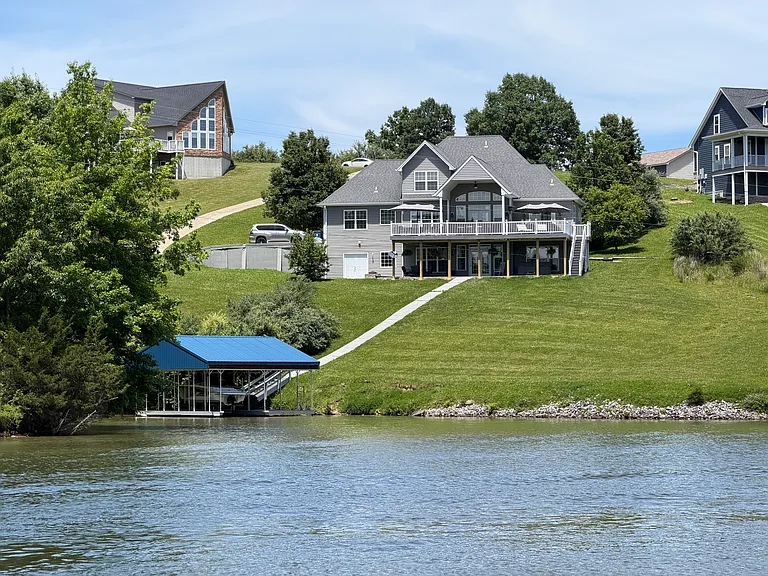 135 Harbour Pointe Dr — Photo 40