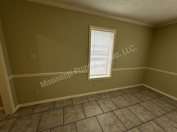 5th image of 1646 Garfield Ave