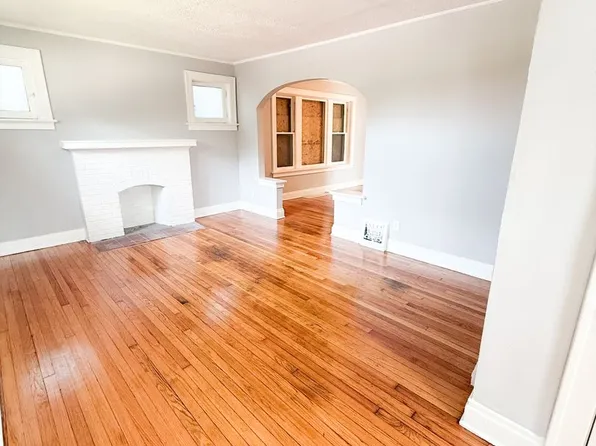 2555 Hord Ave, Saint Louis, MO 63136