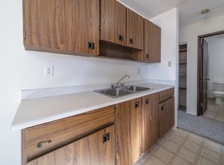 1101 14th St, Wainwright, AB T9W1M9