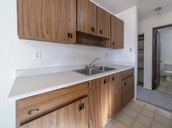 1101 14th St, Wainwright, AB T9W 1M9