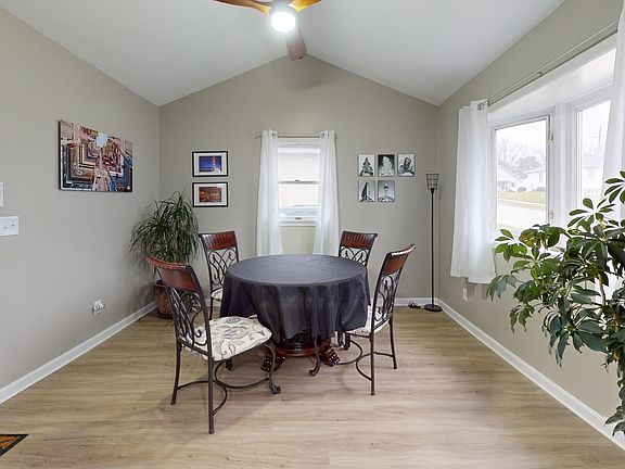 3rd image of 3109 Emerson Ave