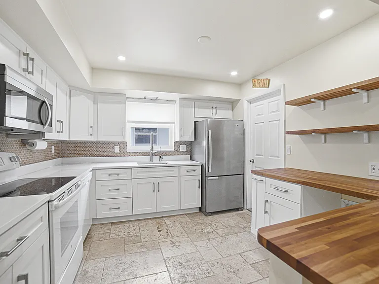 721 N Lakeside Dr — Photo 22