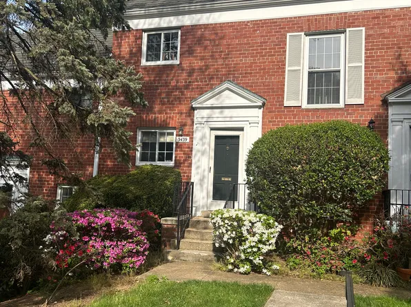 3439 Martha Custis Dr, Alexandria, VA 22302