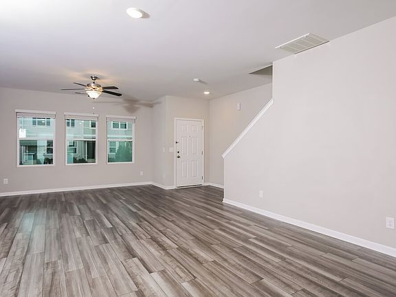 4th image of 539 Landing View Dr
