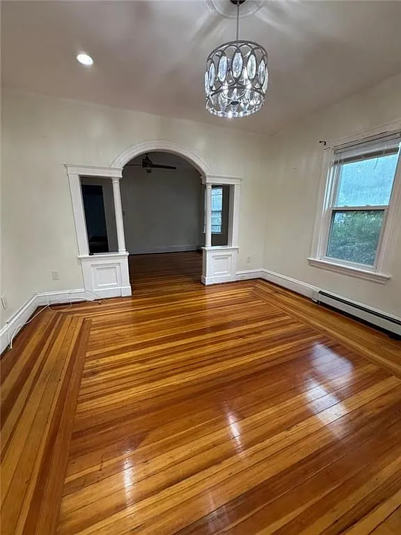 3 bed, 1.0 bath, 1380 sqft, $2,300 — Photo 4